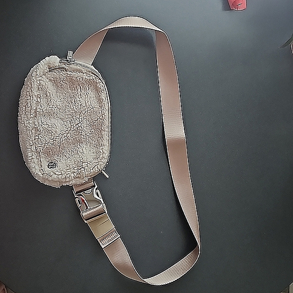 Lululemon Cream Sherpa Fleece Everywhere Belt Bag Fanny Pack